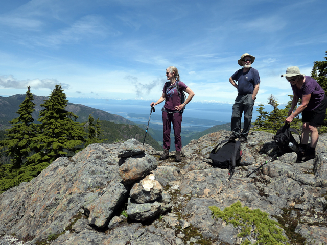 hikers-at-the-top