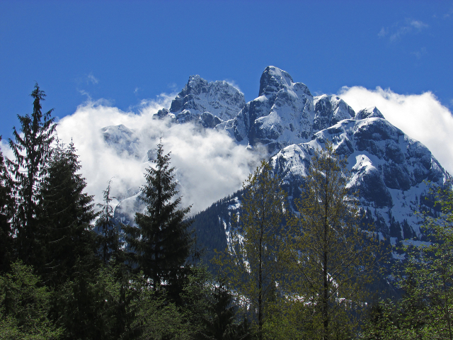White-River-Trail-mountains-01